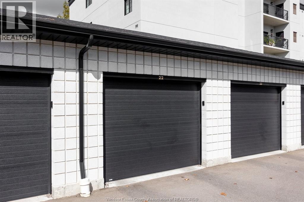 3817 Howard Unit# 408, Windsor, ON - Outdoor With Exterior