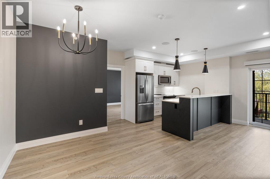 3817 Howard Unit# 408, Windsor, ON - Indoor Photo Showing Kitchen With Upgraded Kitchen