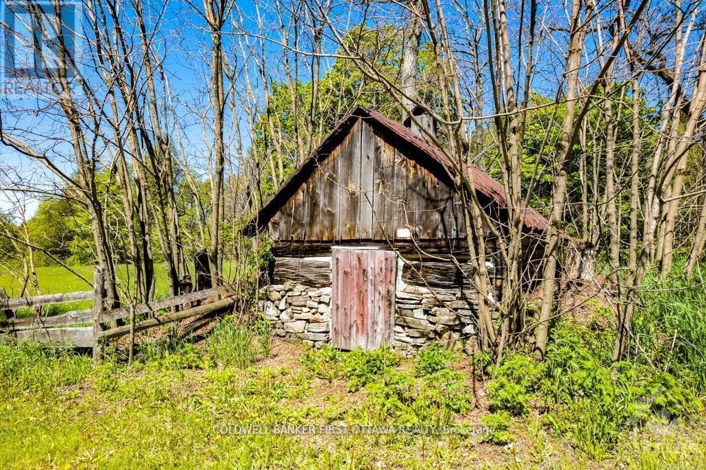 2523 Canonto Road, Frontenac (Frontenac North), ON - Outdoor