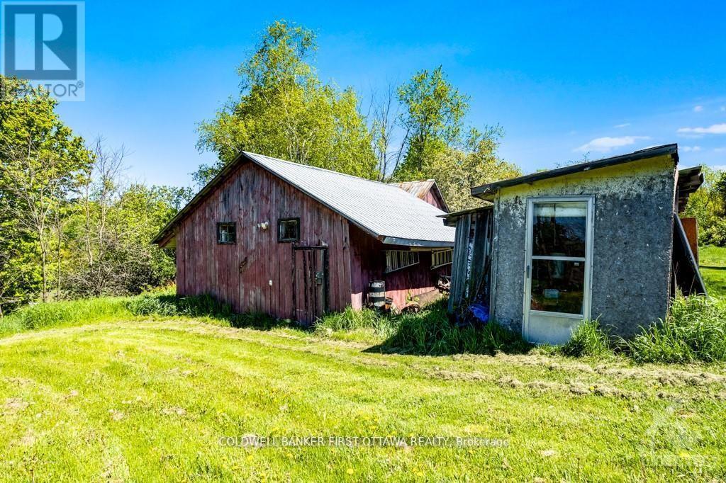2523 Canonto Road, Frontenac (Frontenac North), ON - Outdoor With Exterior