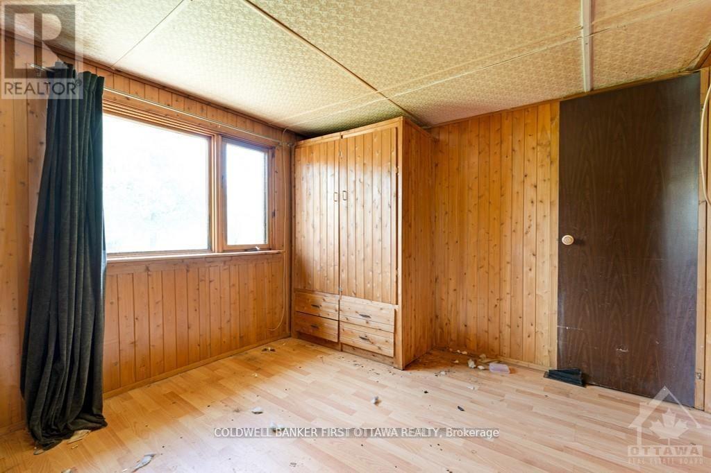 2523 Canonto Road, Frontenac (Frontenac North), ON - Indoor Photo Showing Other Room