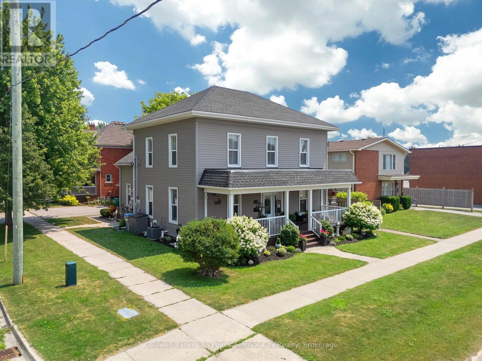 31 Victoria Street S, Goderich (Goderich (Town)), ON - Outdoor With Facade