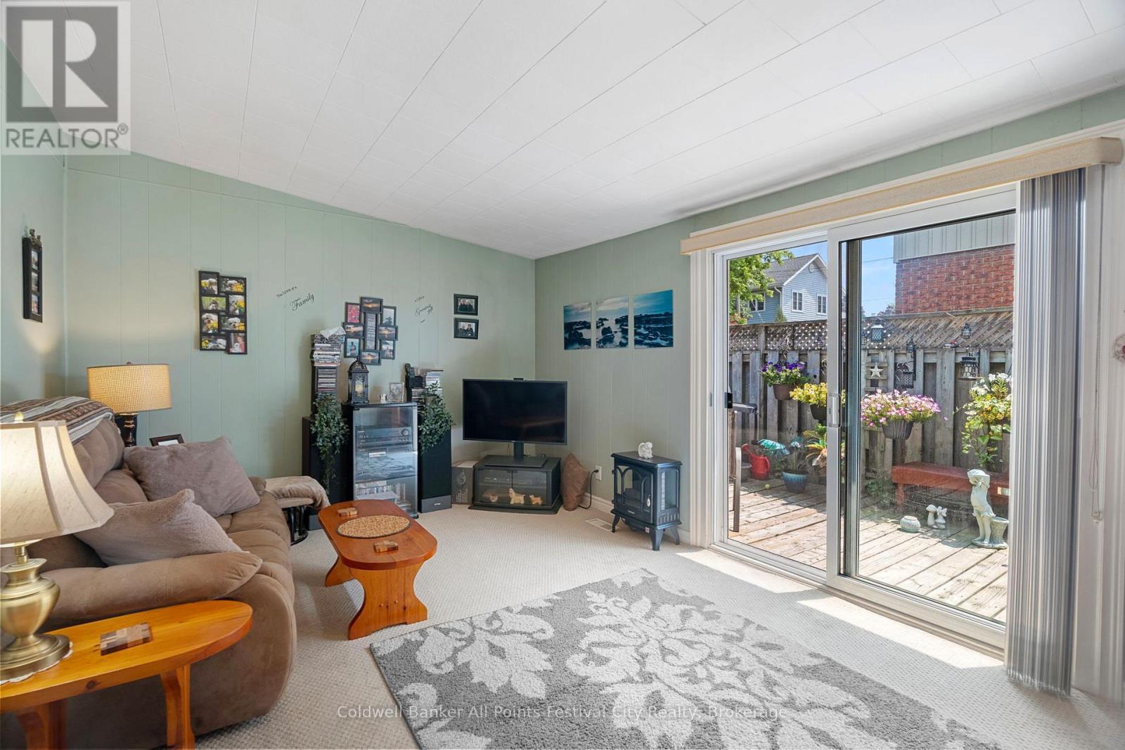31 Victoria Street S, Goderich (Goderich (Town)), ON - Indoor Photo Showing Living Room