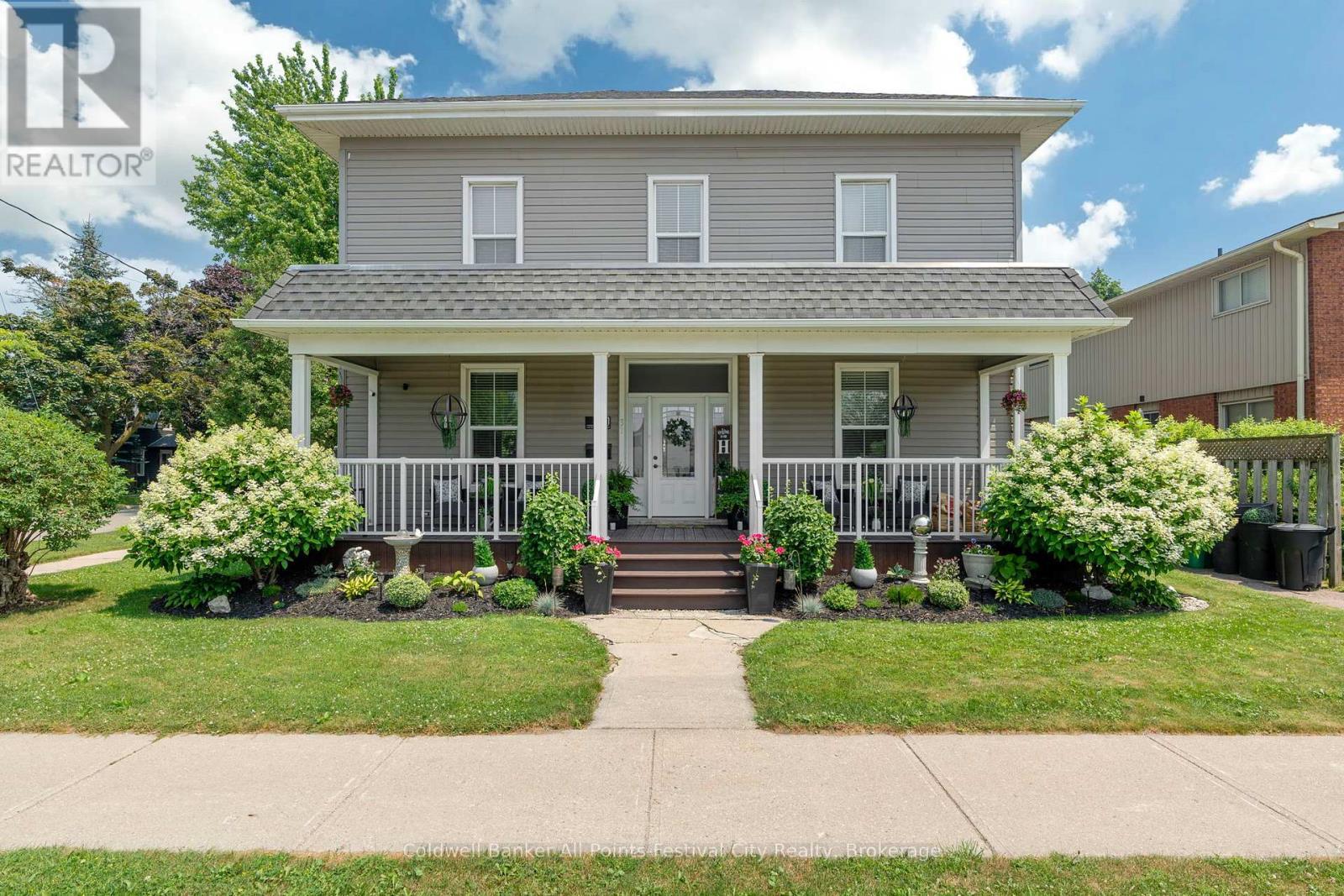 31 Victoria Street S, Goderich (Goderich (Town)), ON - Outdoor With Deck Patio Veranda With Facade