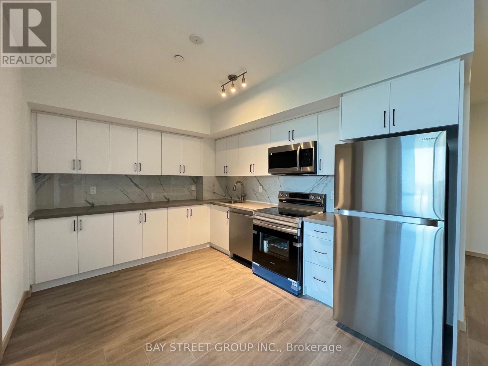 710 - 3429 Sheppard Avenue E, Toronto, ON - Indoor Photo Showing Kitchen