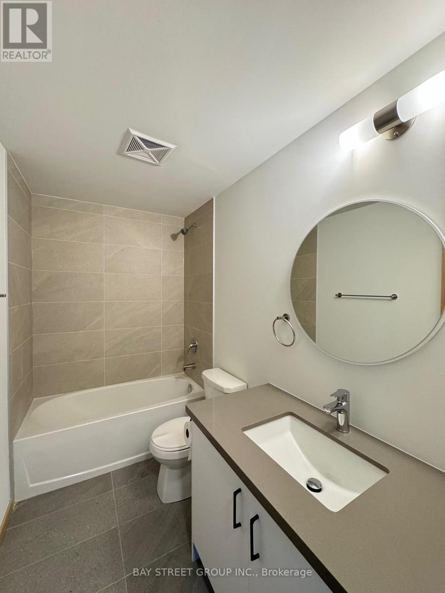 710 - 3429 Sheppard Avenue E, Toronto, ON - Indoor Photo Showing Bathroom