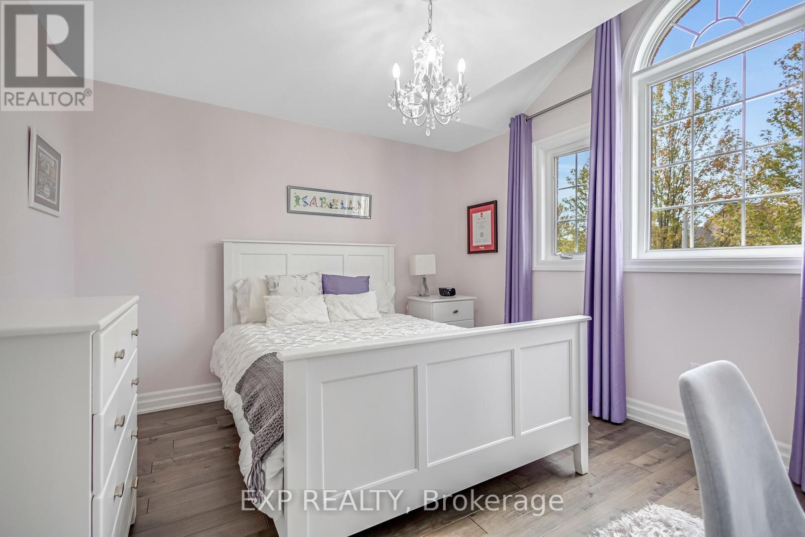 2403 Whitehorn Drive, Burlington, ON - Indoor Photo Showing Bedroom