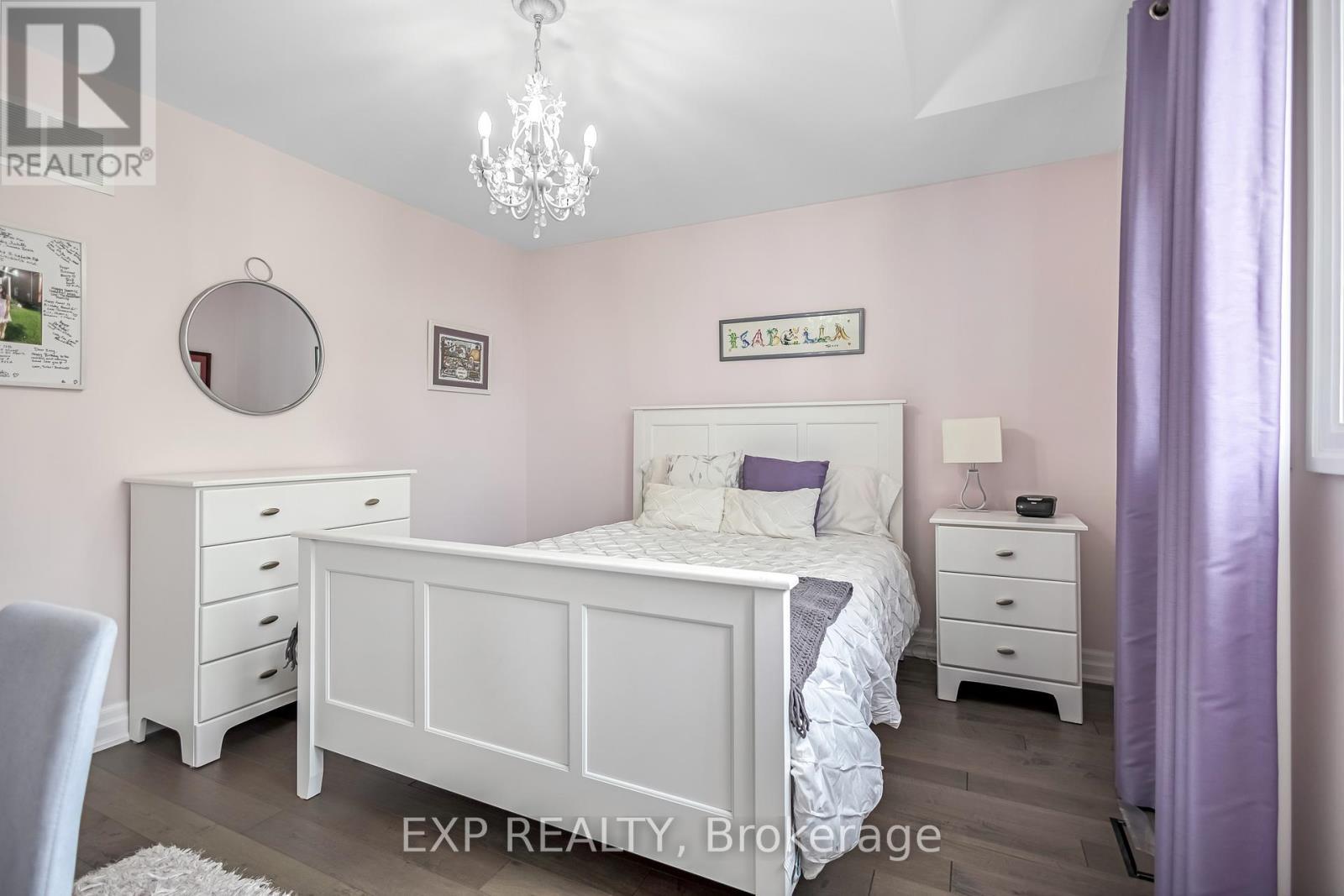 2403 Whitehorn Drive, Burlington, ON - Indoor Photo Showing Bedroom