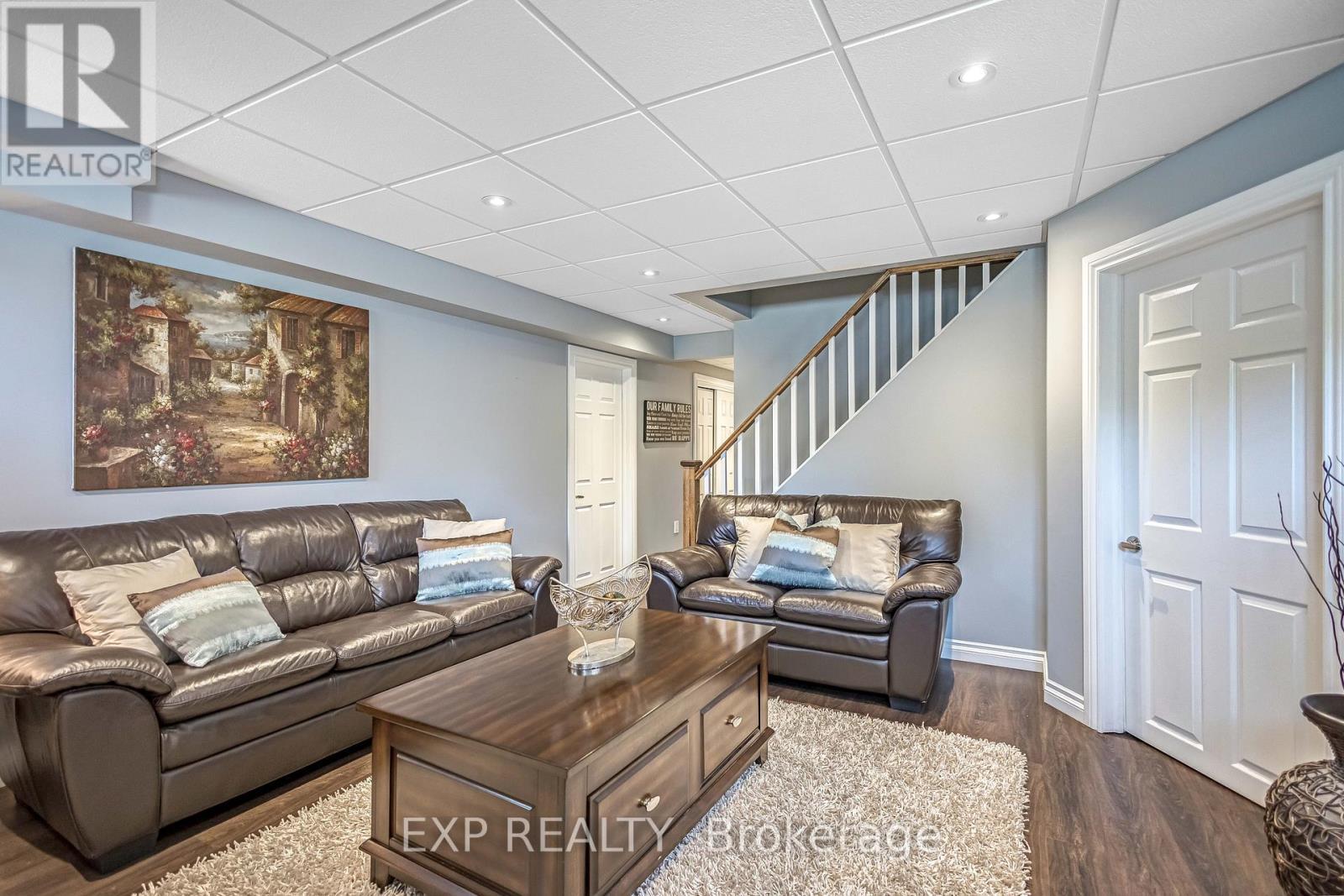 2403 Whitehorn Drive, Burlington, ON - Indoor Photo Showing Living Room