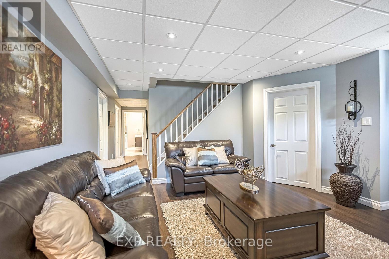 2403 Whitehorn Drive, Burlington, ON - Indoor Photo Showing Living Room