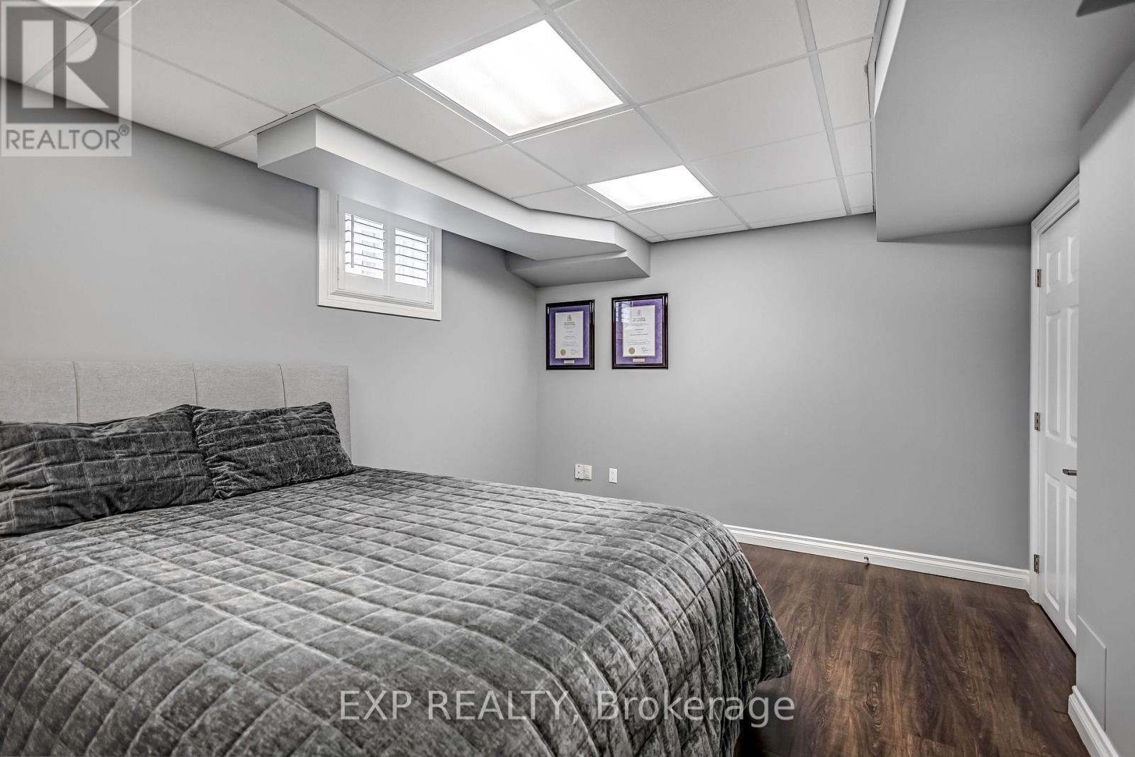 2403 Whitehorn Drive, Burlington, ON - Indoor Photo Showing Other Room