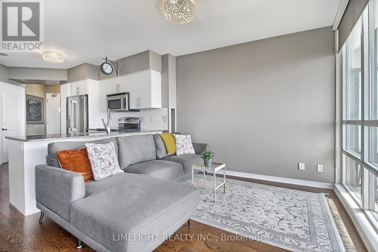 2208 - 2240 Lake Shore Boulevard W, Toronto (Mimico), ON - Indoor Photo Showing Living Room