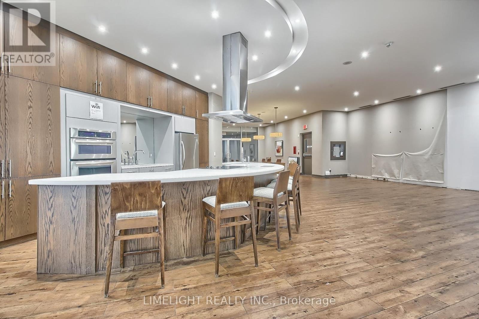 2208 - 2240 Lake Shore Boulevard W, Toronto (Mimico), ON - Indoor