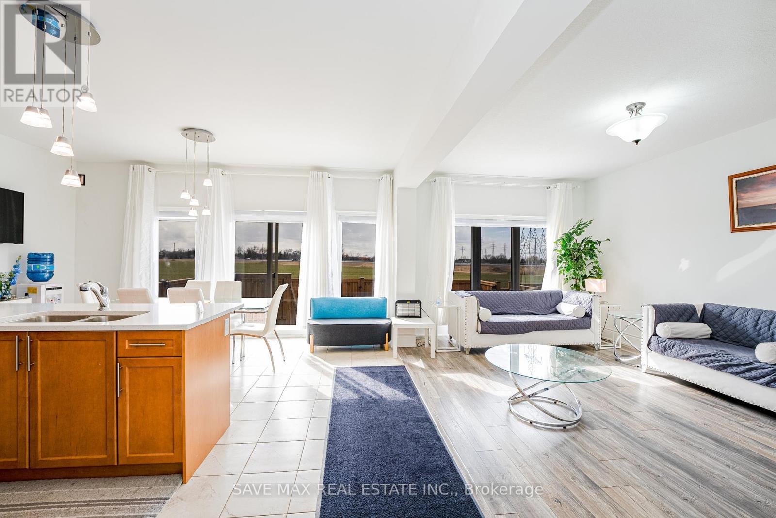 86 Sunset Way, Thorold, ON - Indoor Photo Showing Living Room