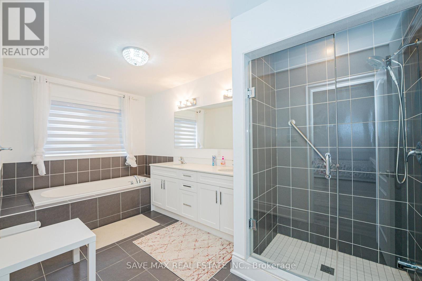 86 Sunset Way, Thorold, ON - Indoor Photo Showing Bathroom