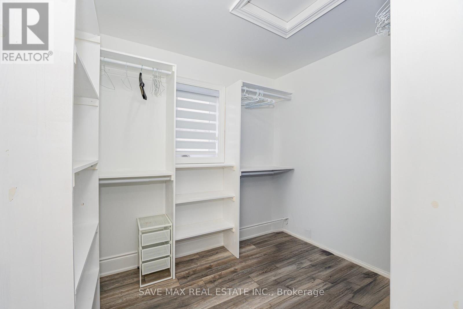 86 Sunset Way, Thorold, ON - Indoor With Storage