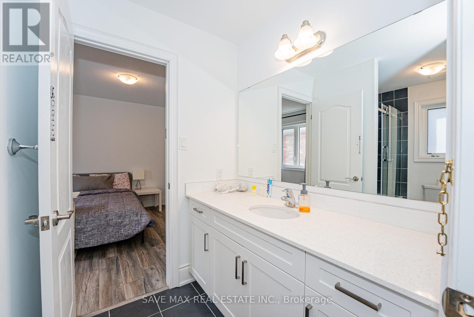 86 Sunset Way, Thorold, ON - Indoor Photo Showing Bathroom