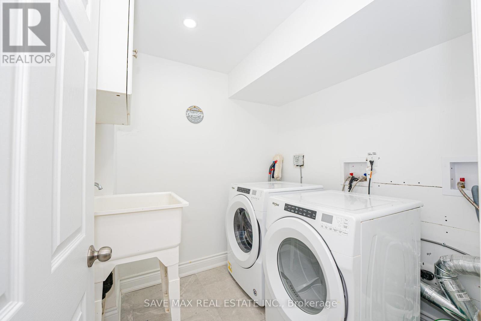 86 Sunset Way, Thorold, ON - Indoor Photo Showing Laundry Room