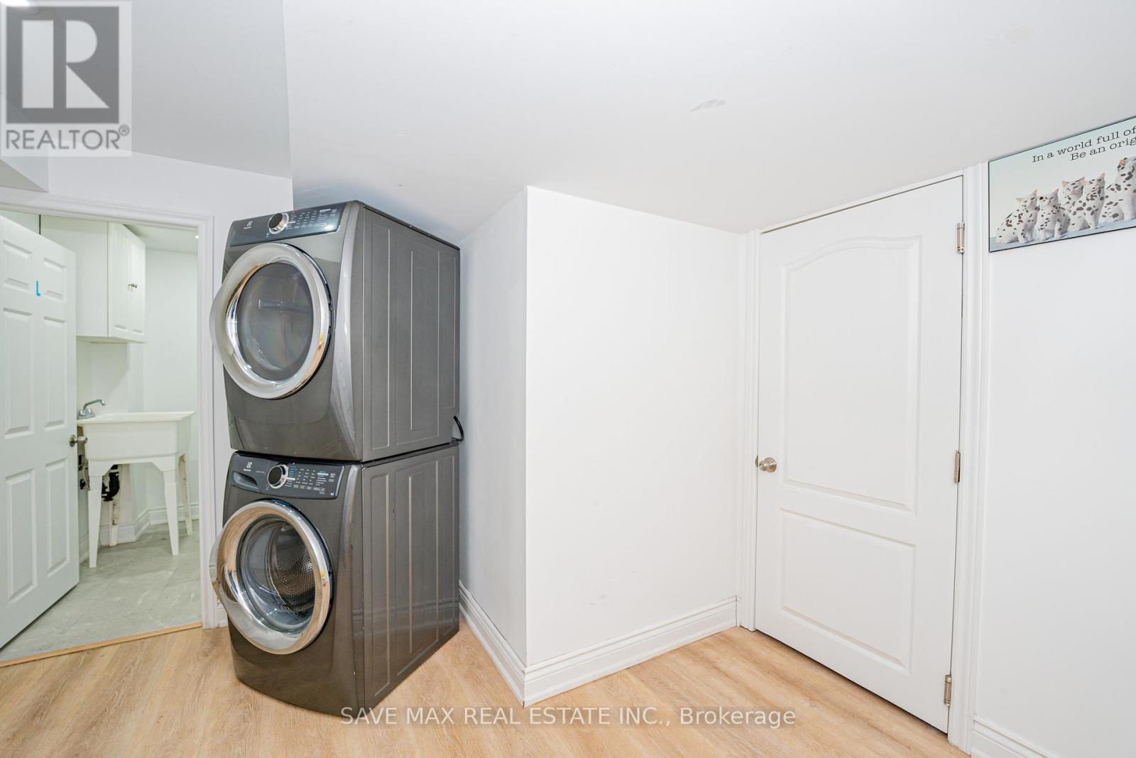 86 Sunset Way, Thorold, ON - Indoor Photo Showing Laundry Room