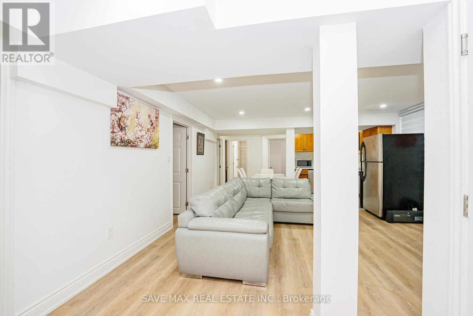 86 Sunset Way, Thorold, ON - Indoor Photo Showing Other Room