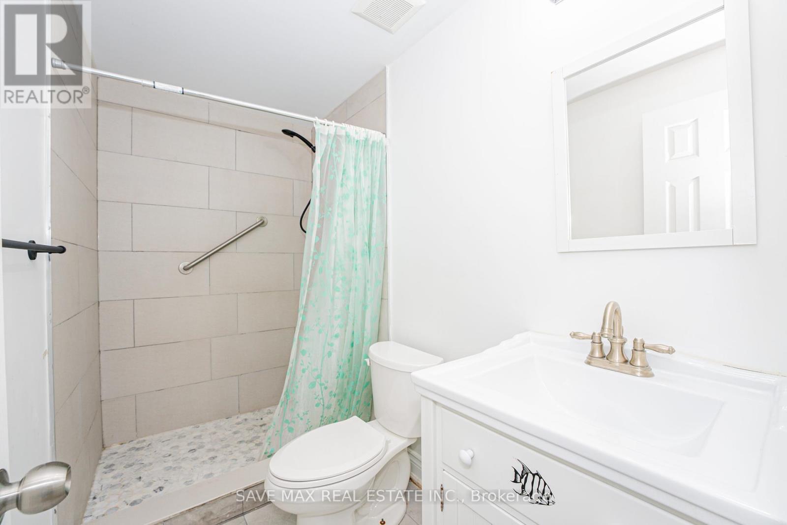 86 Sunset Way, Thorold, ON - Indoor Photo Showing Bathroom