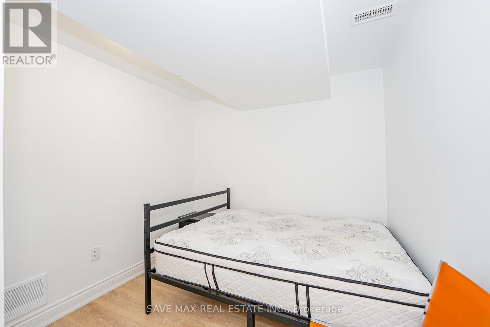 86 Sunset Way, Thorold, ON - Indoor Photo Showing Bedroom