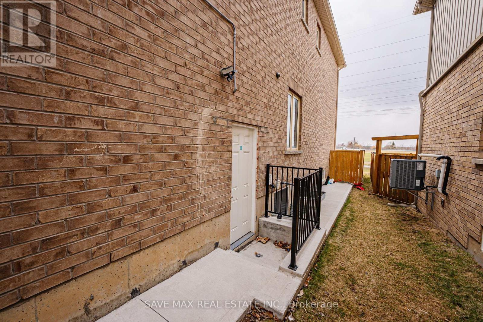 86 Sunset Way, Thorold, ON - Outdoor With Exterior