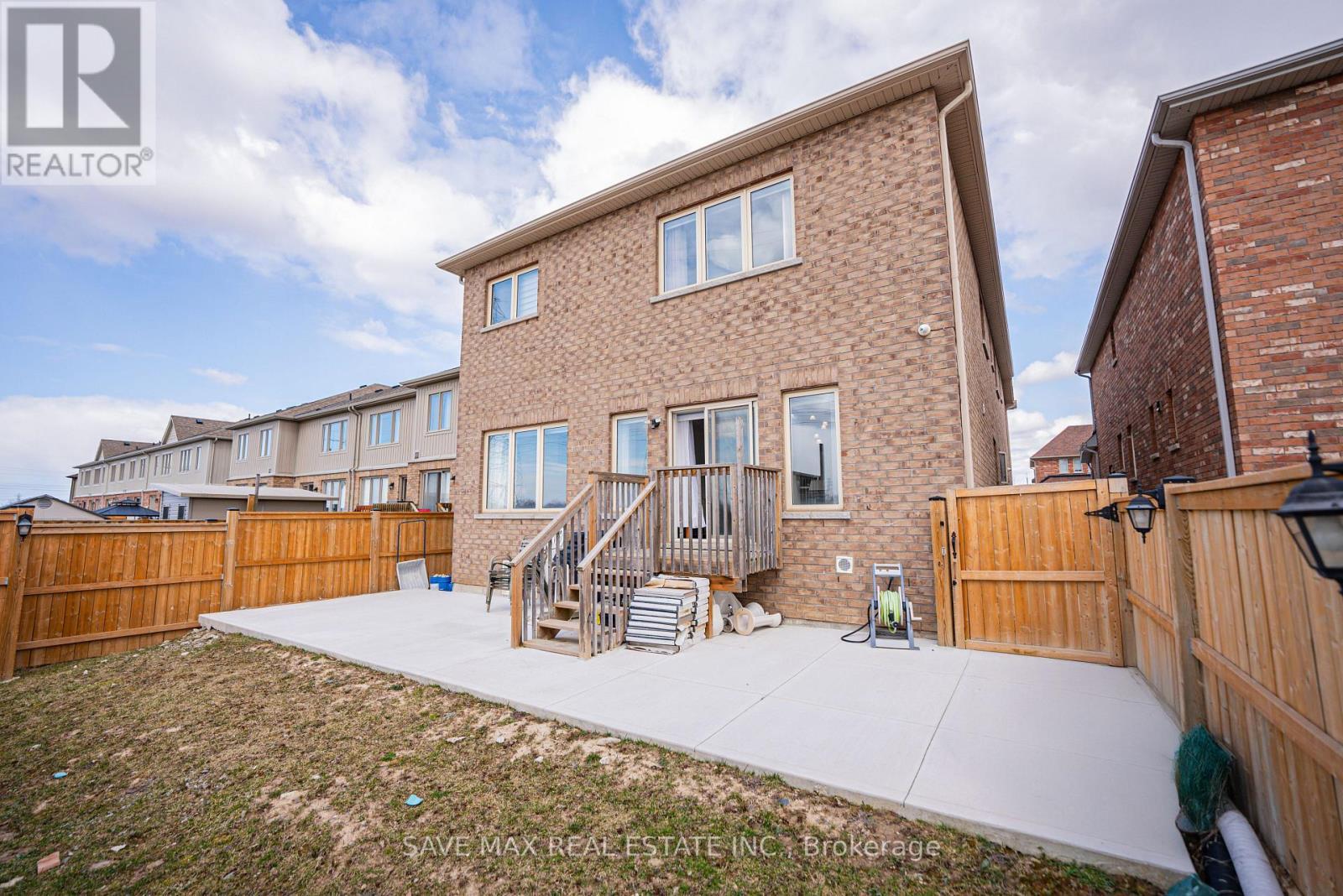 86 Sunset Way, Thorold, ON - Outdoor With Exterior