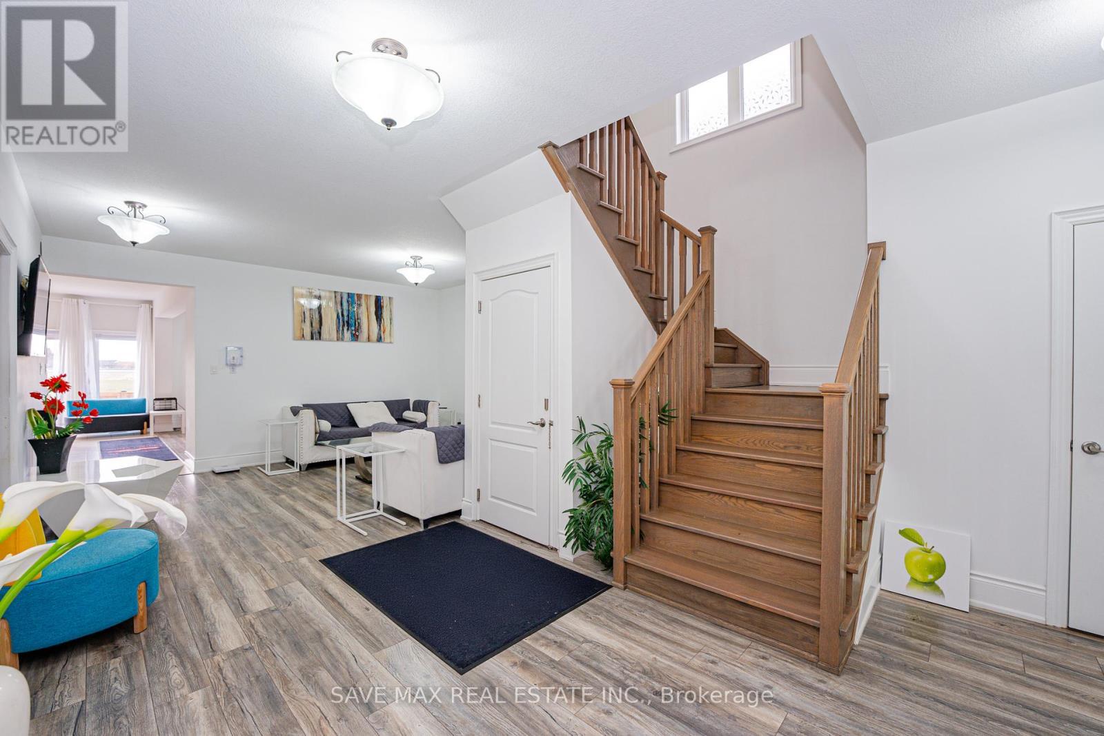 86 Sunset Way, Thorold, ON - Indoor Photo Showing Other Room