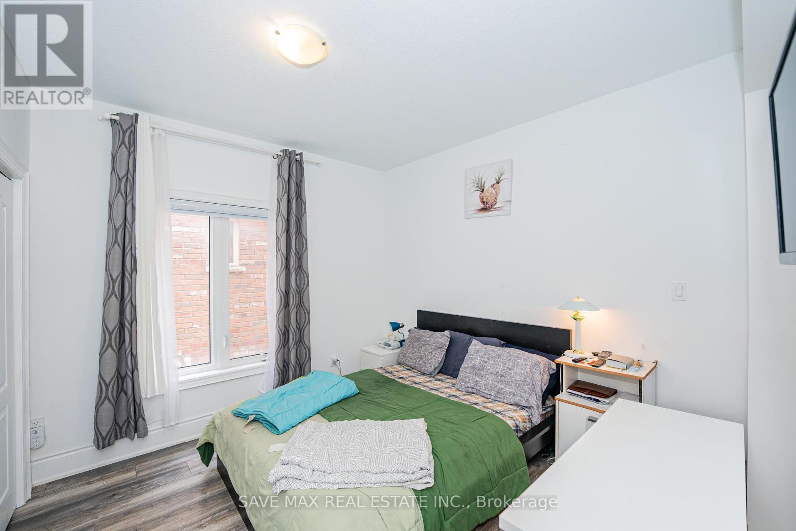 86 Sunset Way, Thorold, ON - Indoor Photo Showing Bedroom
