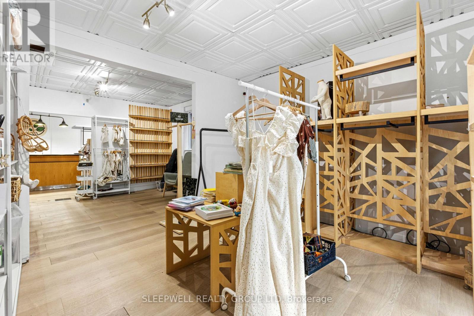 5 Hawthorne Avenue, Ottawa, ON