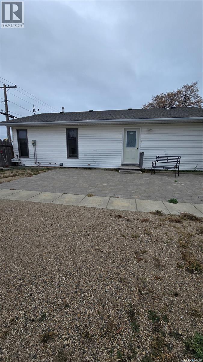 108 1St Street W, Carnduff, SK - Outdoor