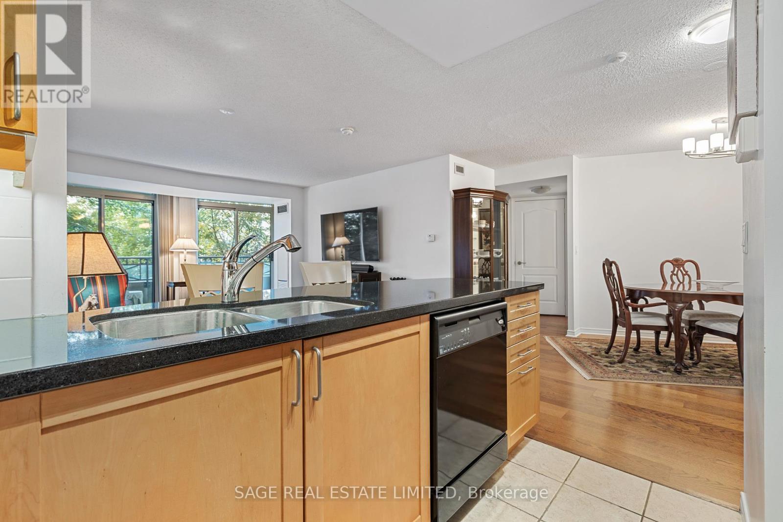 318 - 205 The Donway West Road, Toronto, ON - Indoor Photo Showing Kitchen With Double Sink
