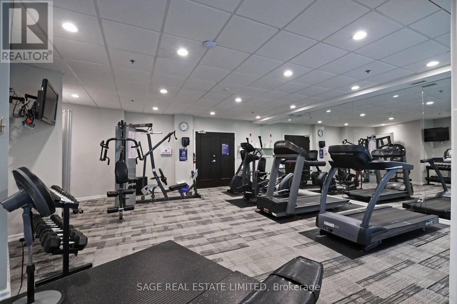318 - 205 The Donway West Road, Toronto, ON - Indoor Photo Showing Gym Room