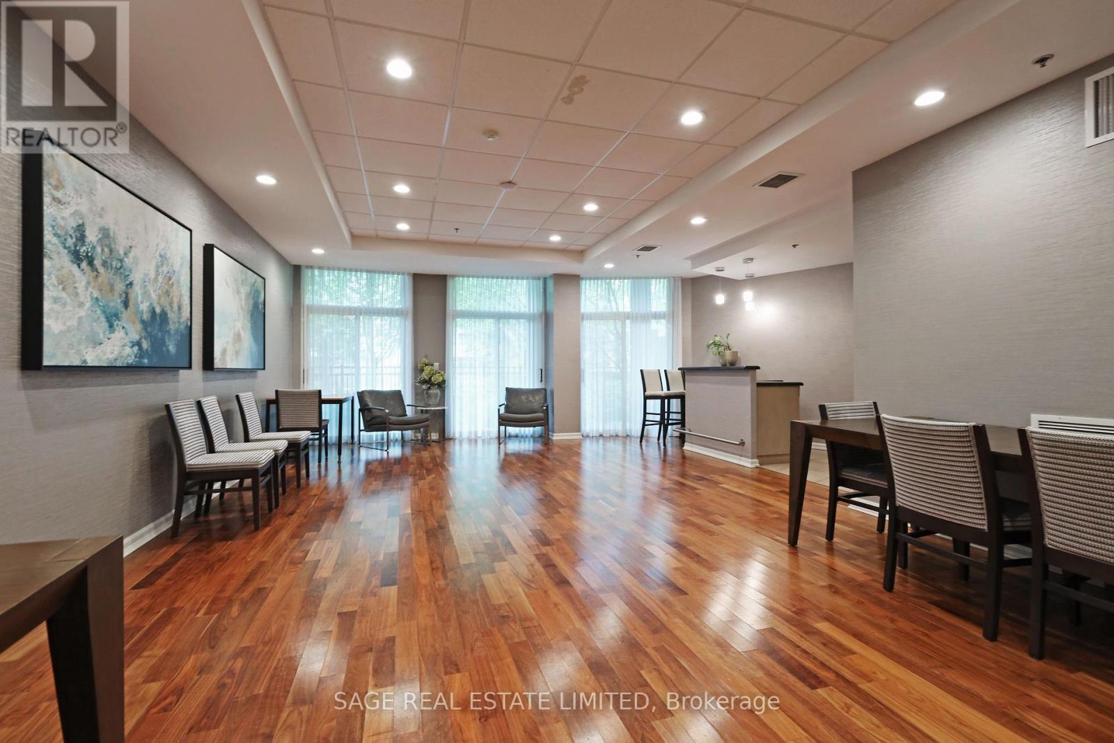 318 - 205 The Donway West Road, Toronto, ON - Indoor