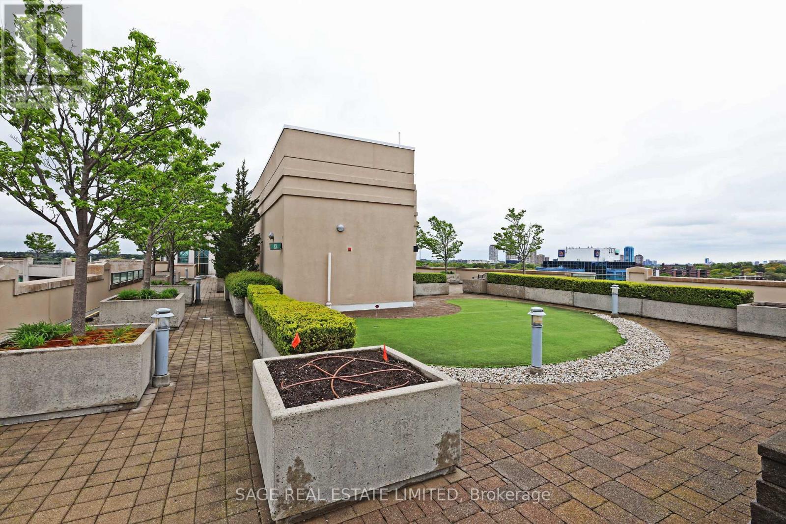 318 - 205 The Donway West Road, Toronto, ON - Outdoor