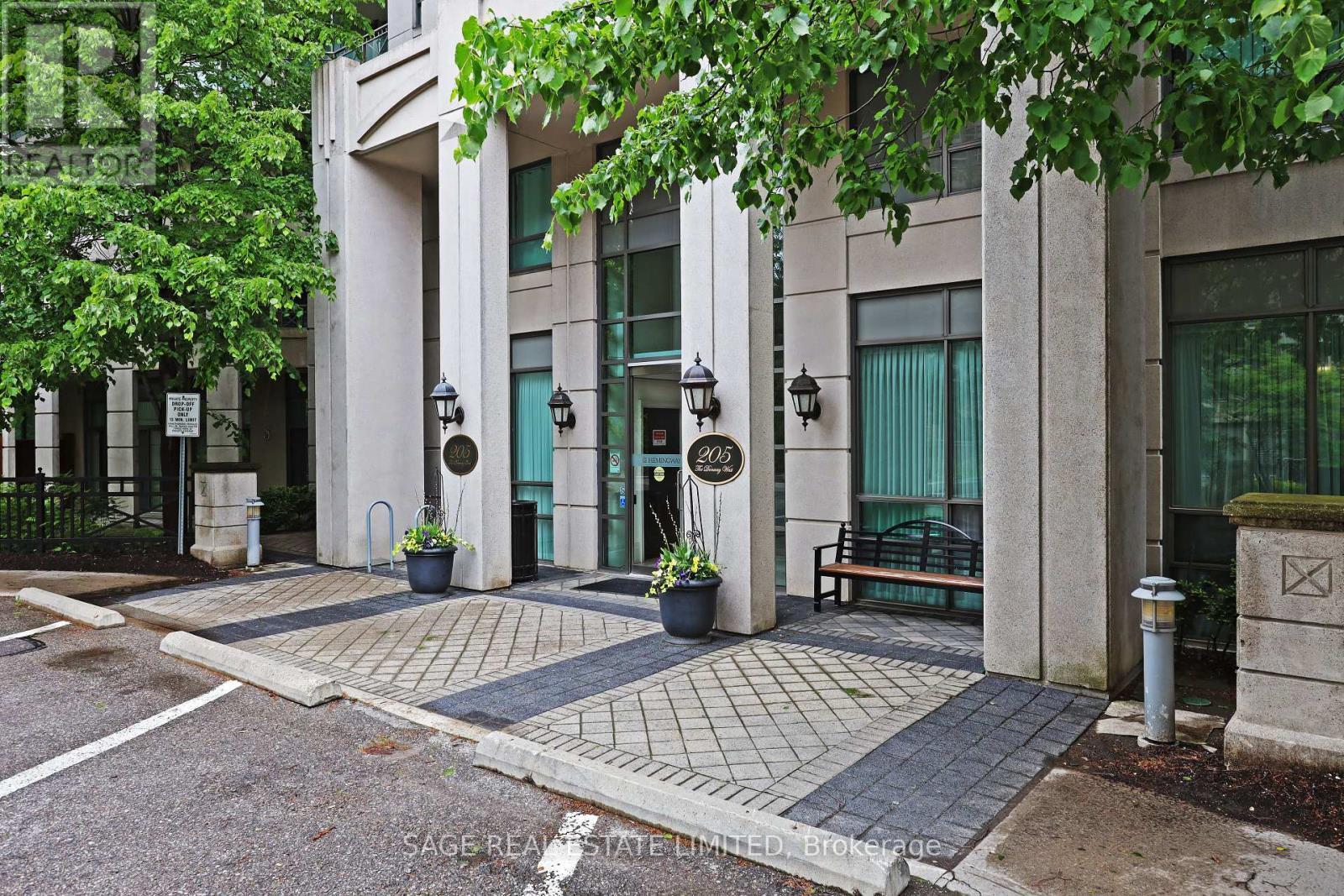 318 - 205 The Donway West Road, Toronto, ON - Outdoor