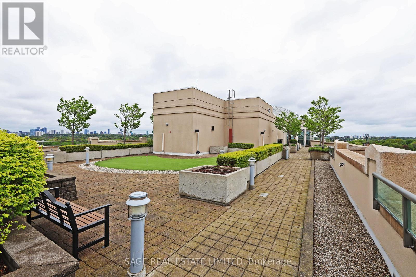 318 - 205 The Donway West Road, Toronto, ON - Outdoor