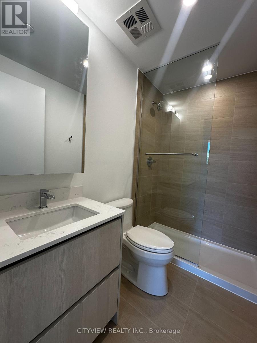 233 - 8188 Yonge Street, Vaughan, ON - Indoor Photo Showing Bathroom