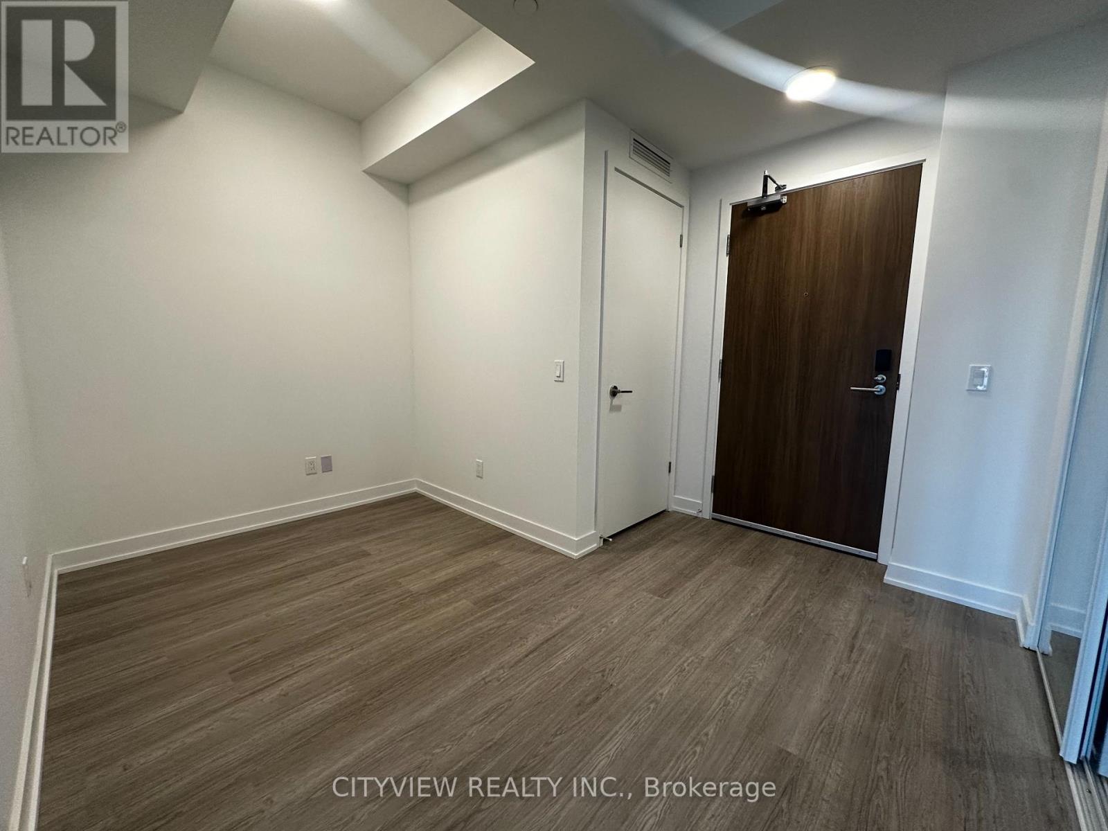 233 - 8188 Yonge Street, Vaughan, ON - Indoor Photo Showing Other Room