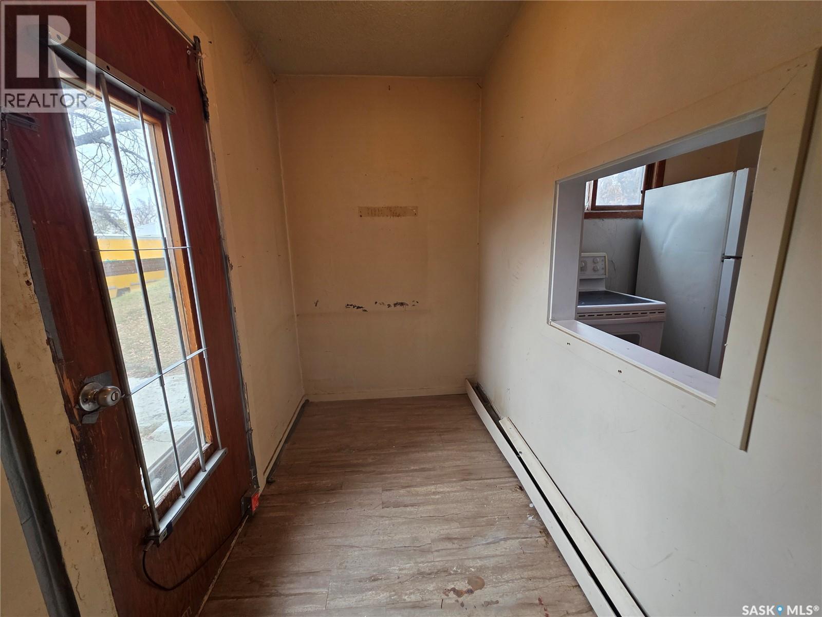 927 North Railway Street E, Swift Current, SK - Indoor Photo Showing Other Room