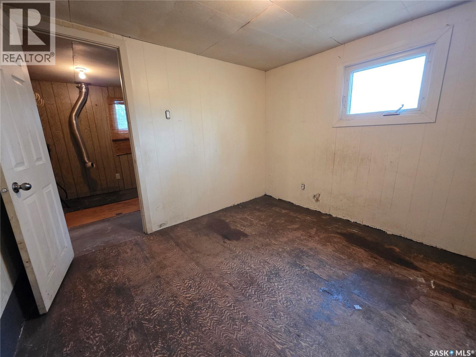 927 North Railway Street E, Swift Current, SK - Indoor Photo Showing Other Room