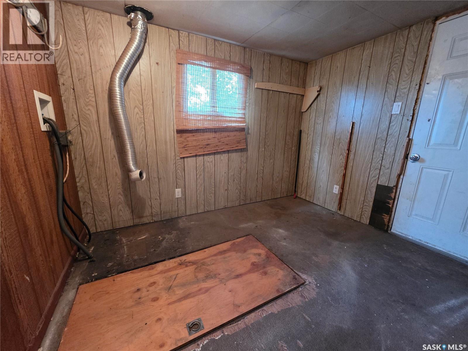 927 North Railway Street E, Swift Current, SK - Indoor Photo Showing Other Room