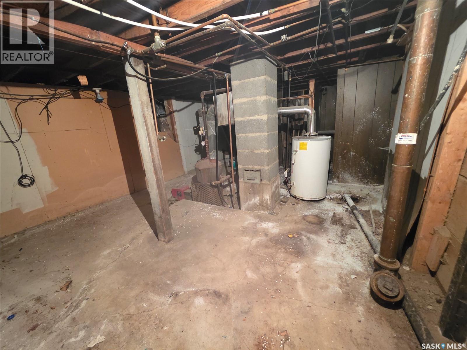 927 North Railway Street E, Swift Current, SK - Indoor Photo Showing Basement