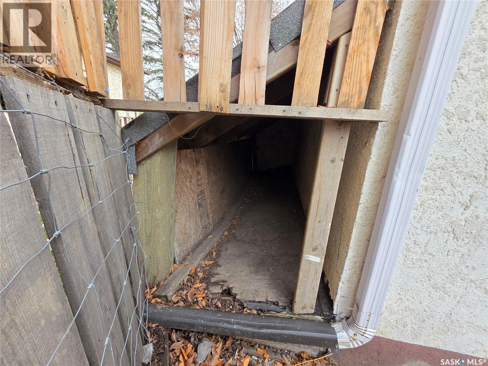 927 North Railway Street E, Swift Current, SK - Indoor Photo Showing Other Room