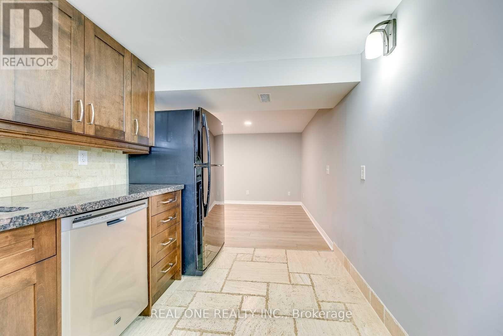 Lower - 2048 Edinburgh Drive, Burlington, ON - Indoor Photo Showing Kitchen