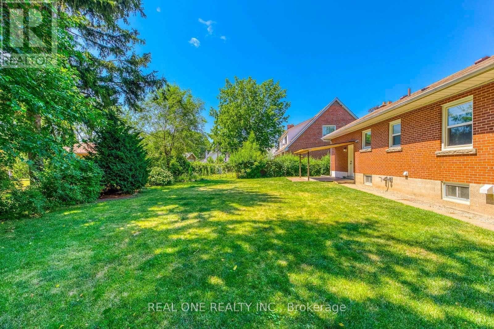 Lower - 2048 Edinburgh Drive, Burlington, ON - Outdoor