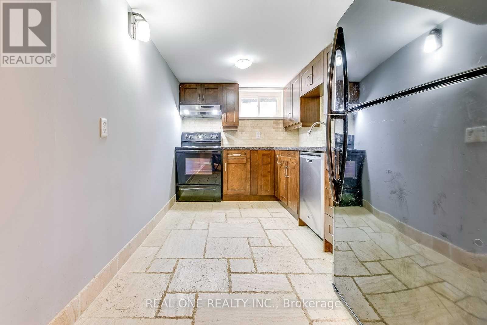 Lower - 2048 Edinburgh Drive, Burlington, ON - Indoor Photo Showing Kitchen