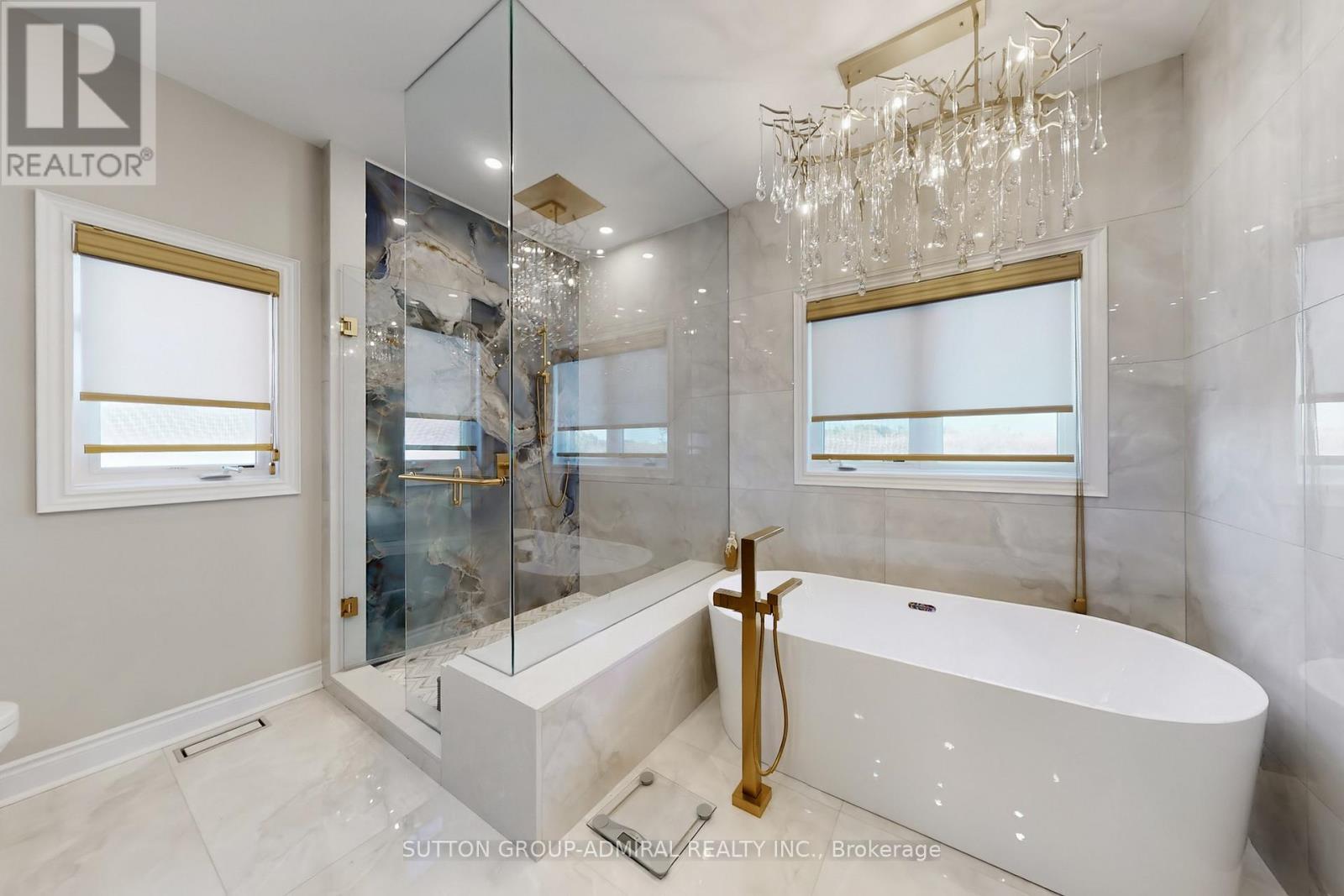 37 Cedarpoint Court, Vaughan, ON - Indoor Photo Showing Bathroom