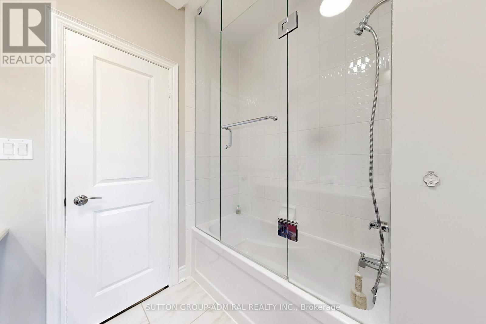 37 Cedarpoint Court, Vaughan, ON - Indoor Photo Showing Bathroom
